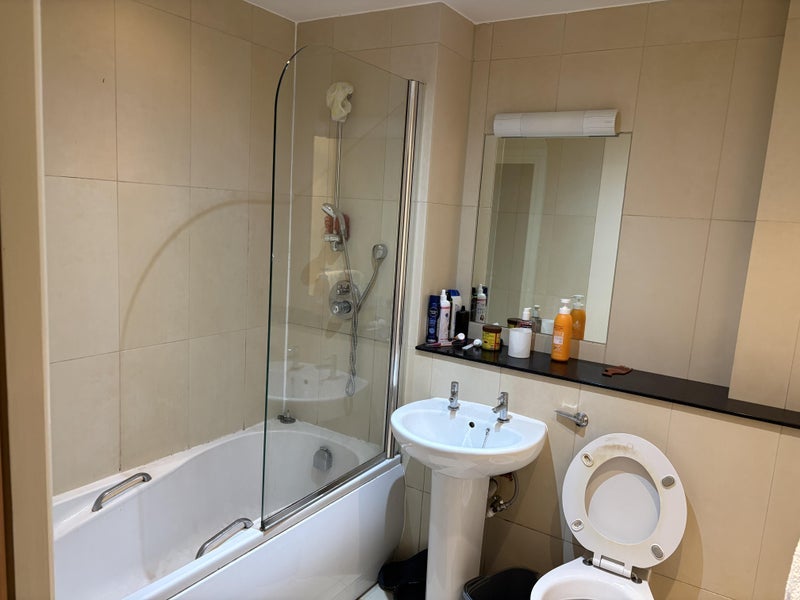 Room King Edwards Drive in Birmingham