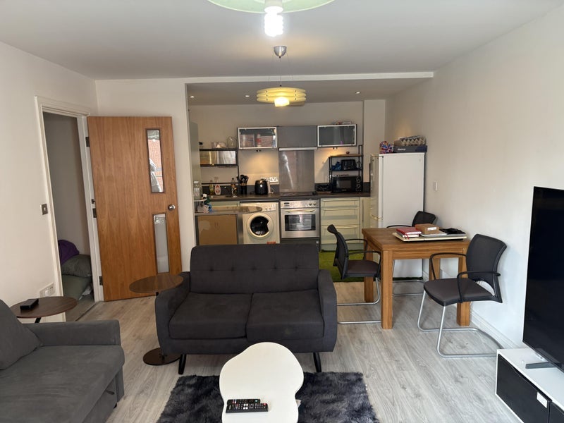 Room King Edwards Drive in Birmingham