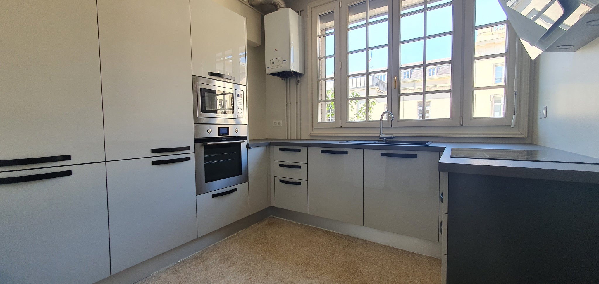 Appartement Place des Martyrs de la Résistance à Reims