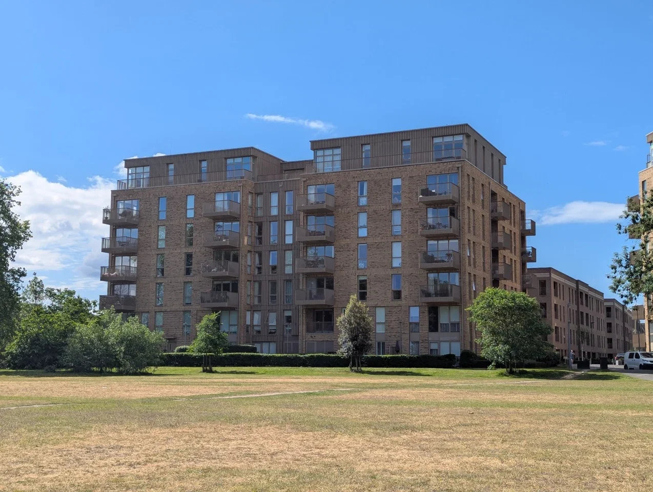 Flat Adenmore Road in Greater London