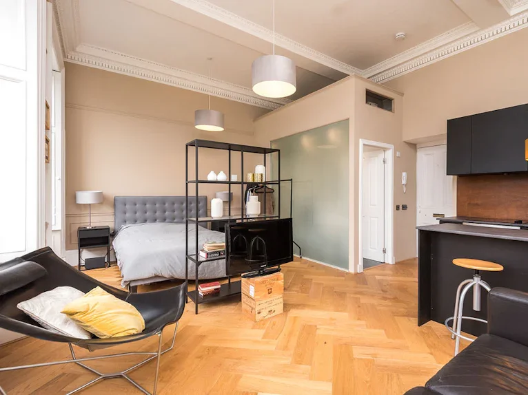 Flat Peel Terrace in Edinburgh