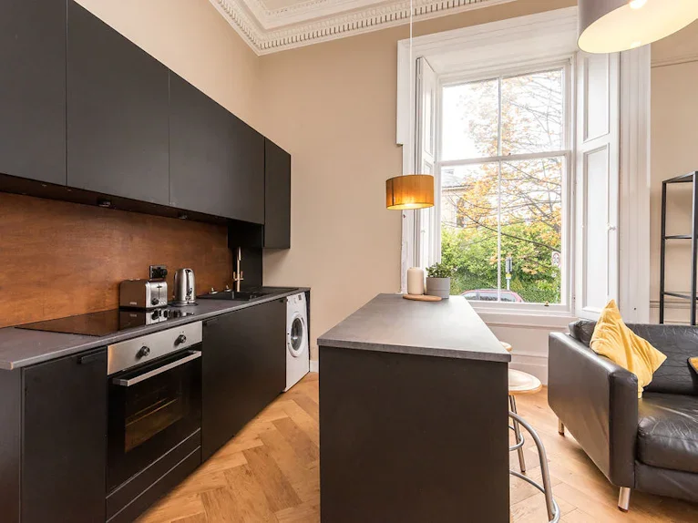 Flat Peel Terrace in Edinburgh