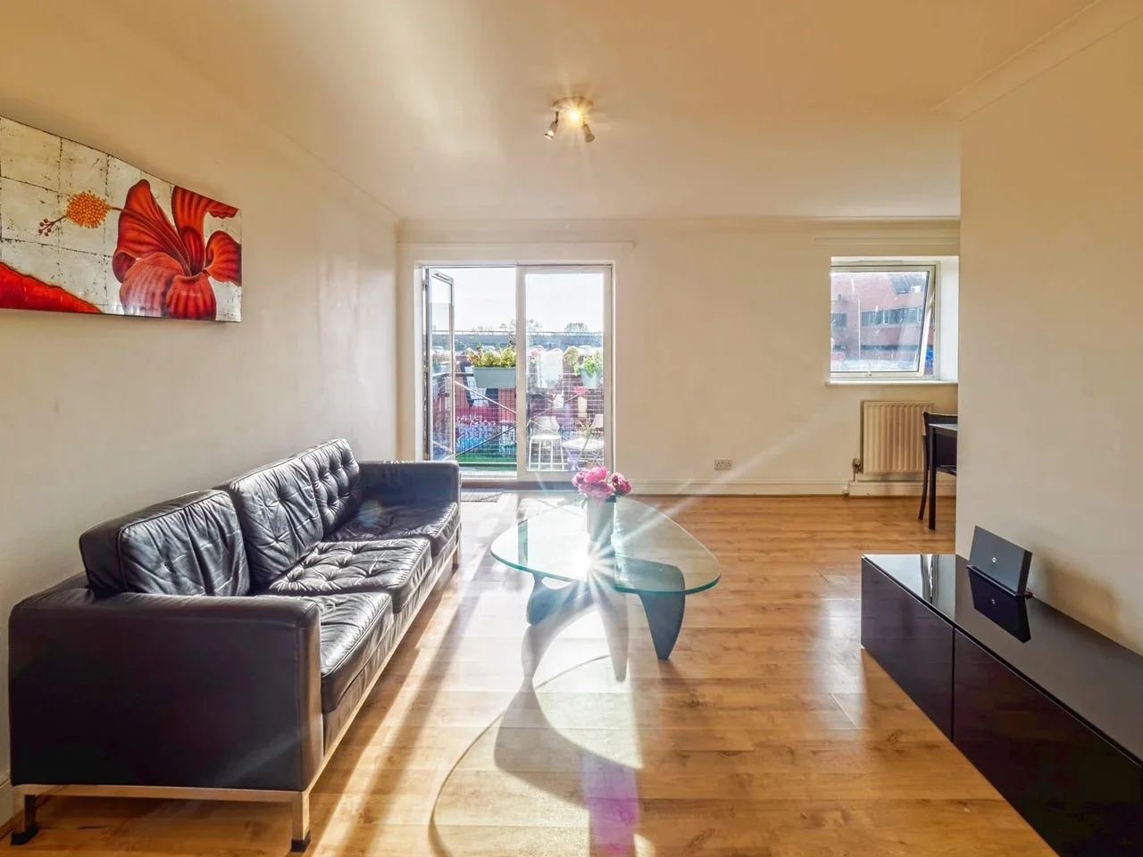 Flat Woodfield Road in City of Westminster
