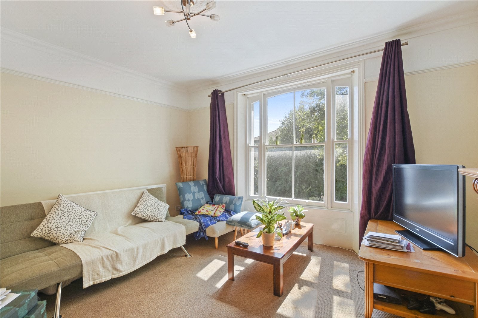 Flat Grosvenor Road in Greater London