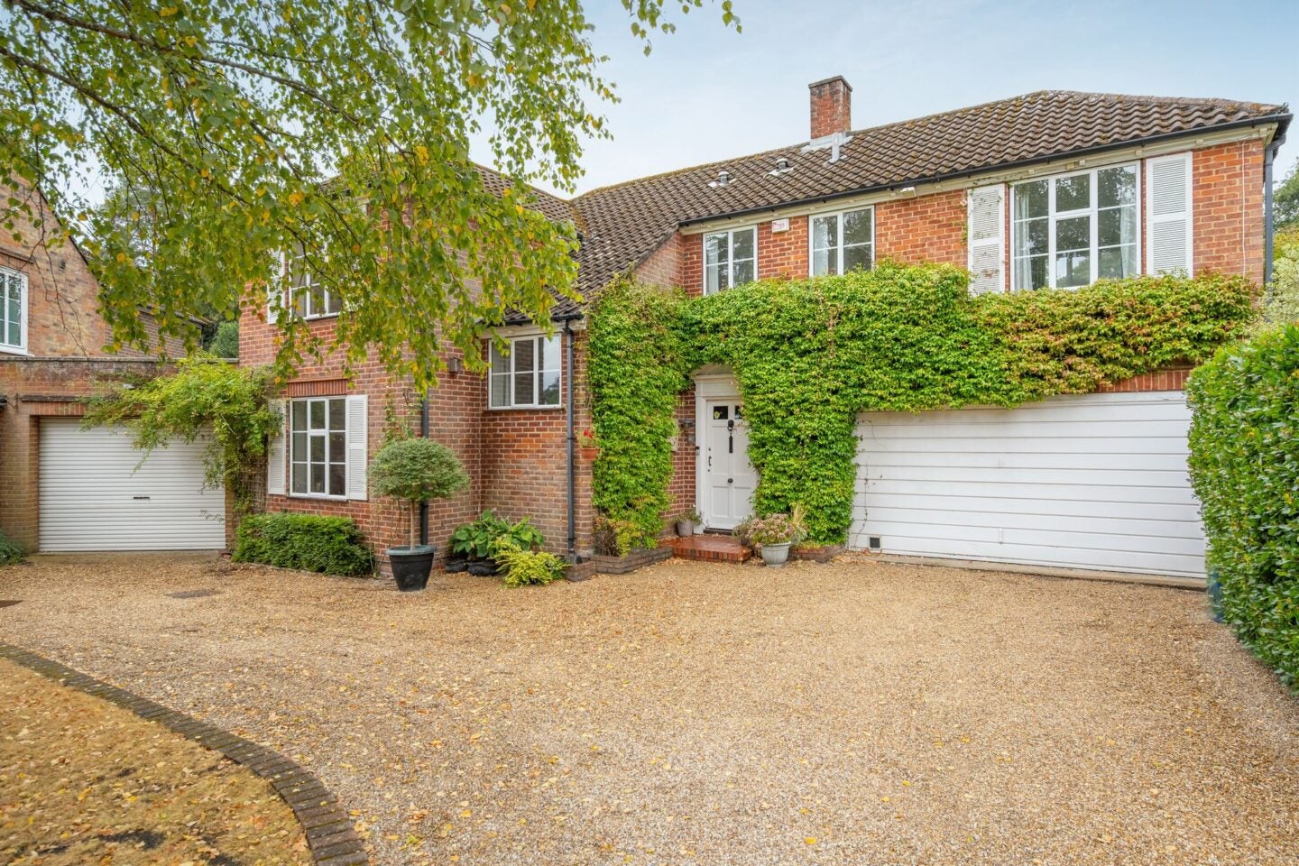House Woodlands Close in Ascot