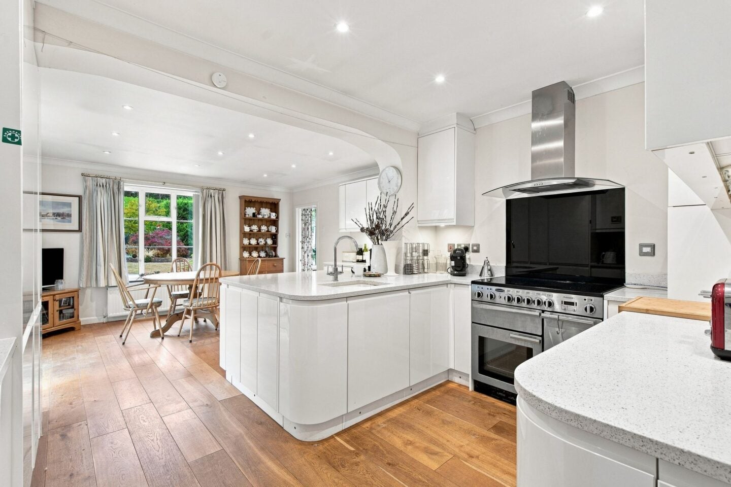 House Woodlands Close in Ascot
