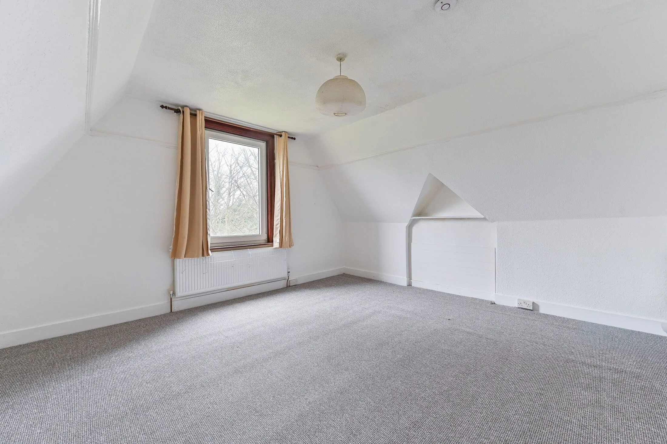 Flat Ashburton Road in Greater London