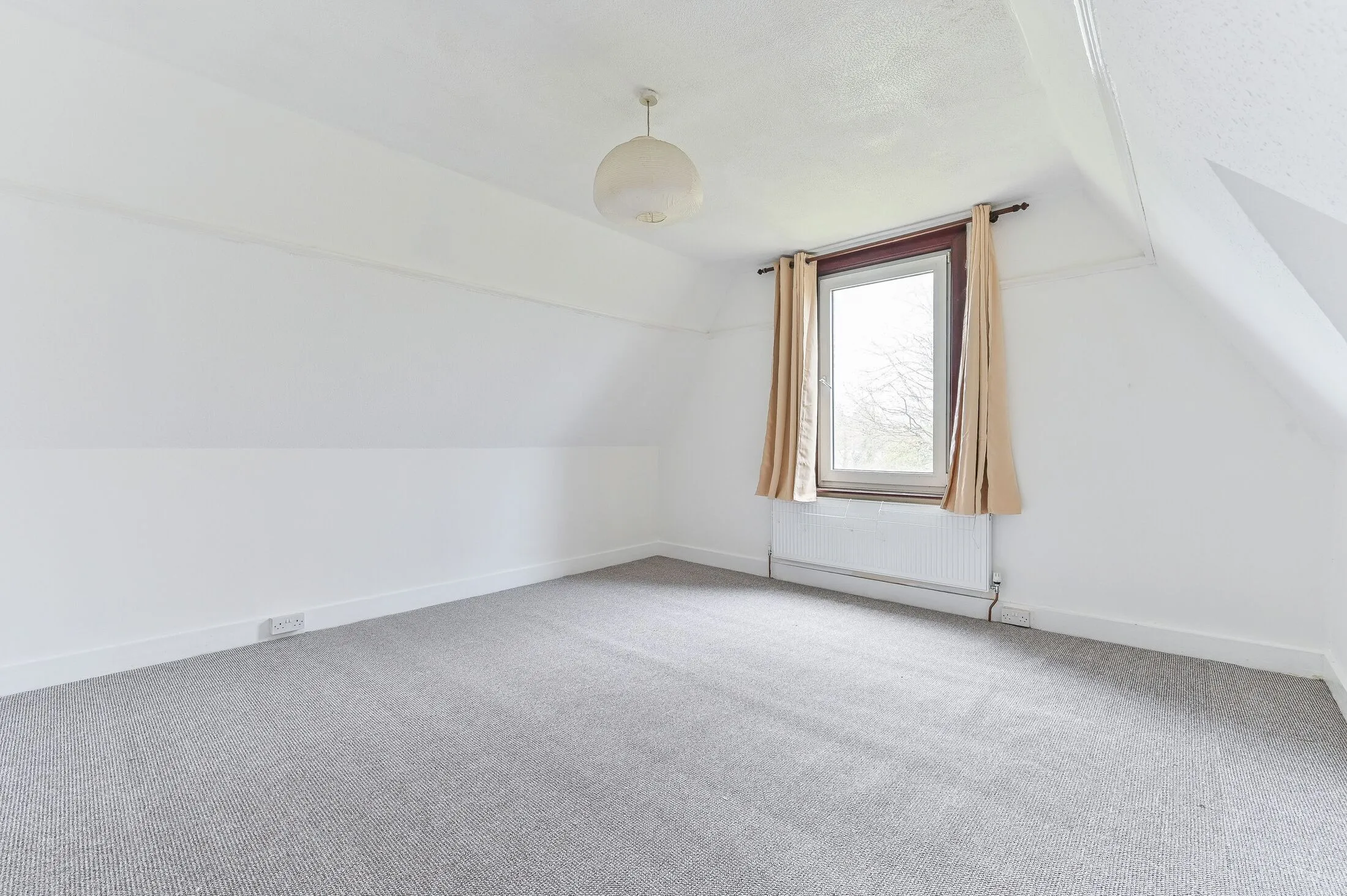 Flat Ashburton Road in Greater London