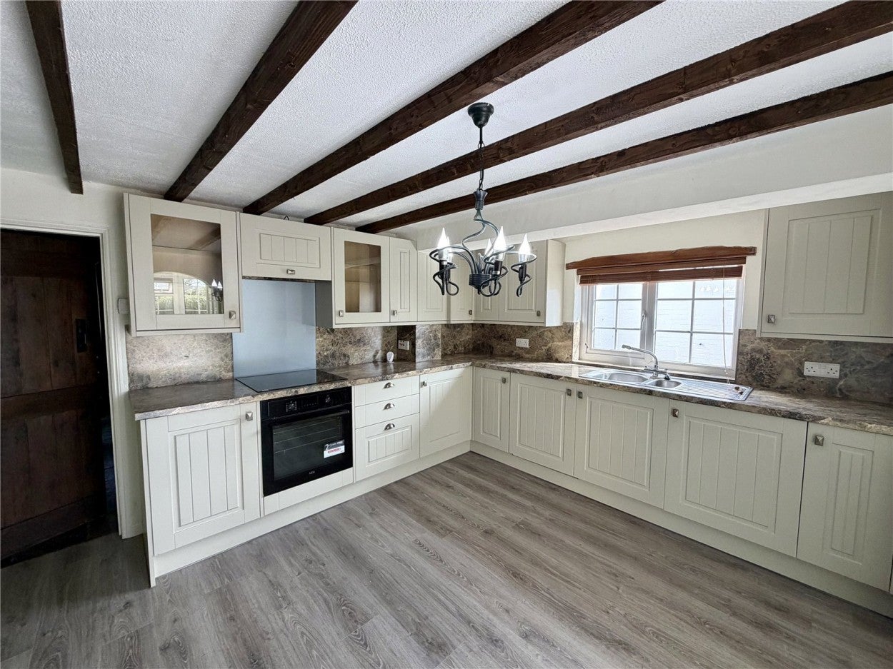 House B4568 in Llanwnnog