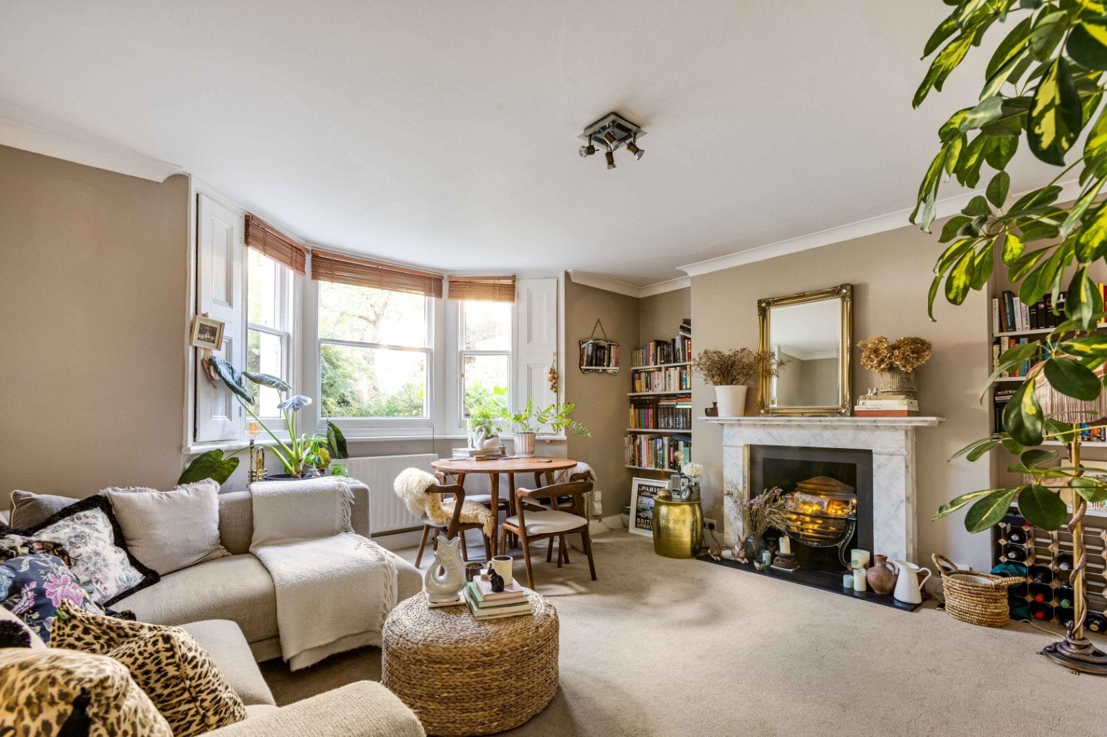 Flat Onslow Road in Greater London