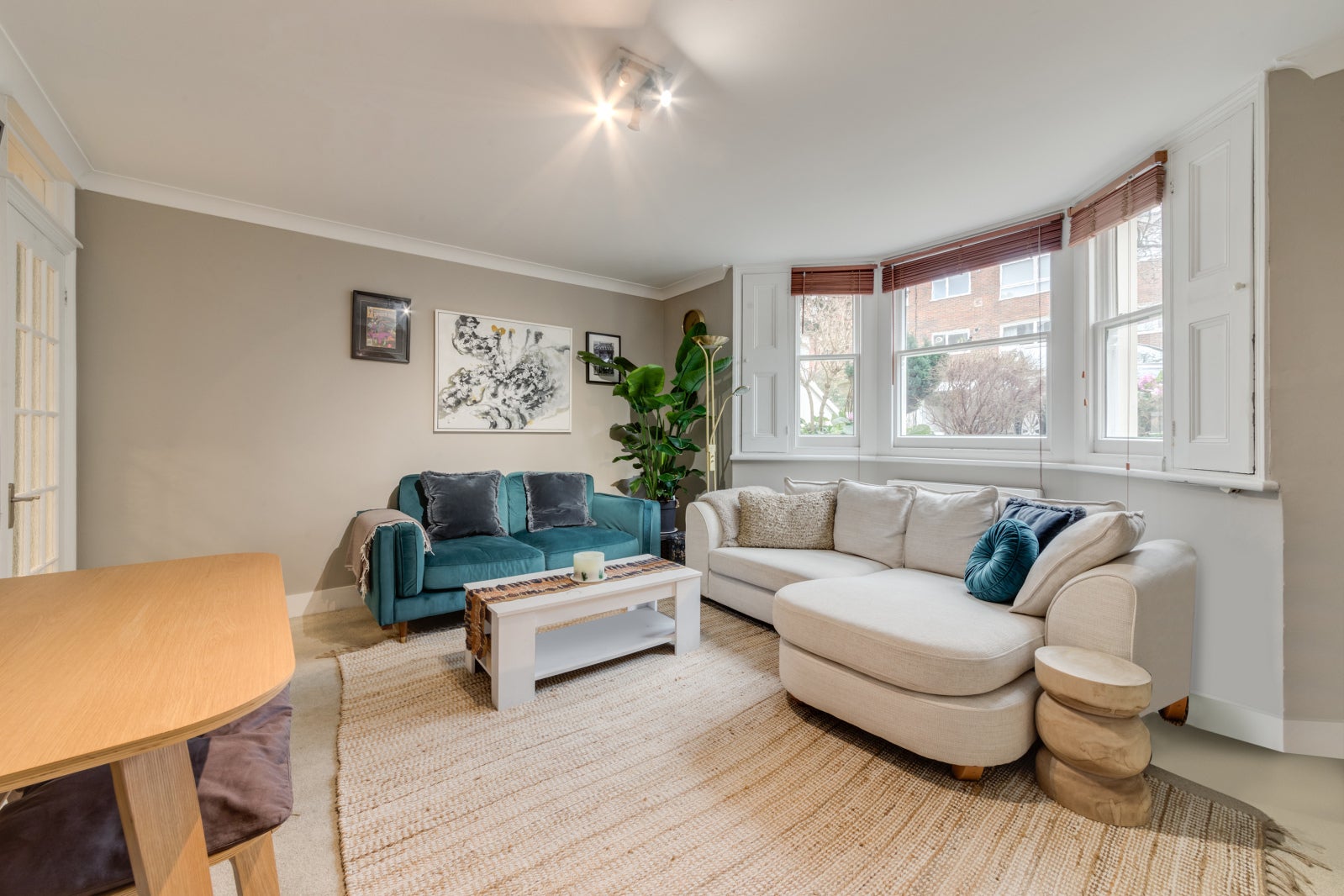 Flat Onslow Road in Greater London