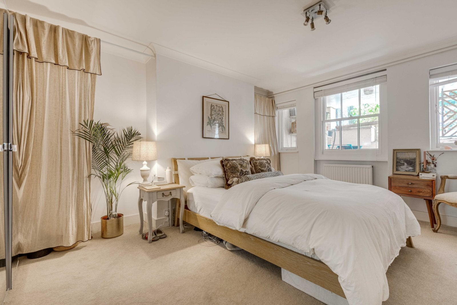 Flat Onslow Road in Greater London