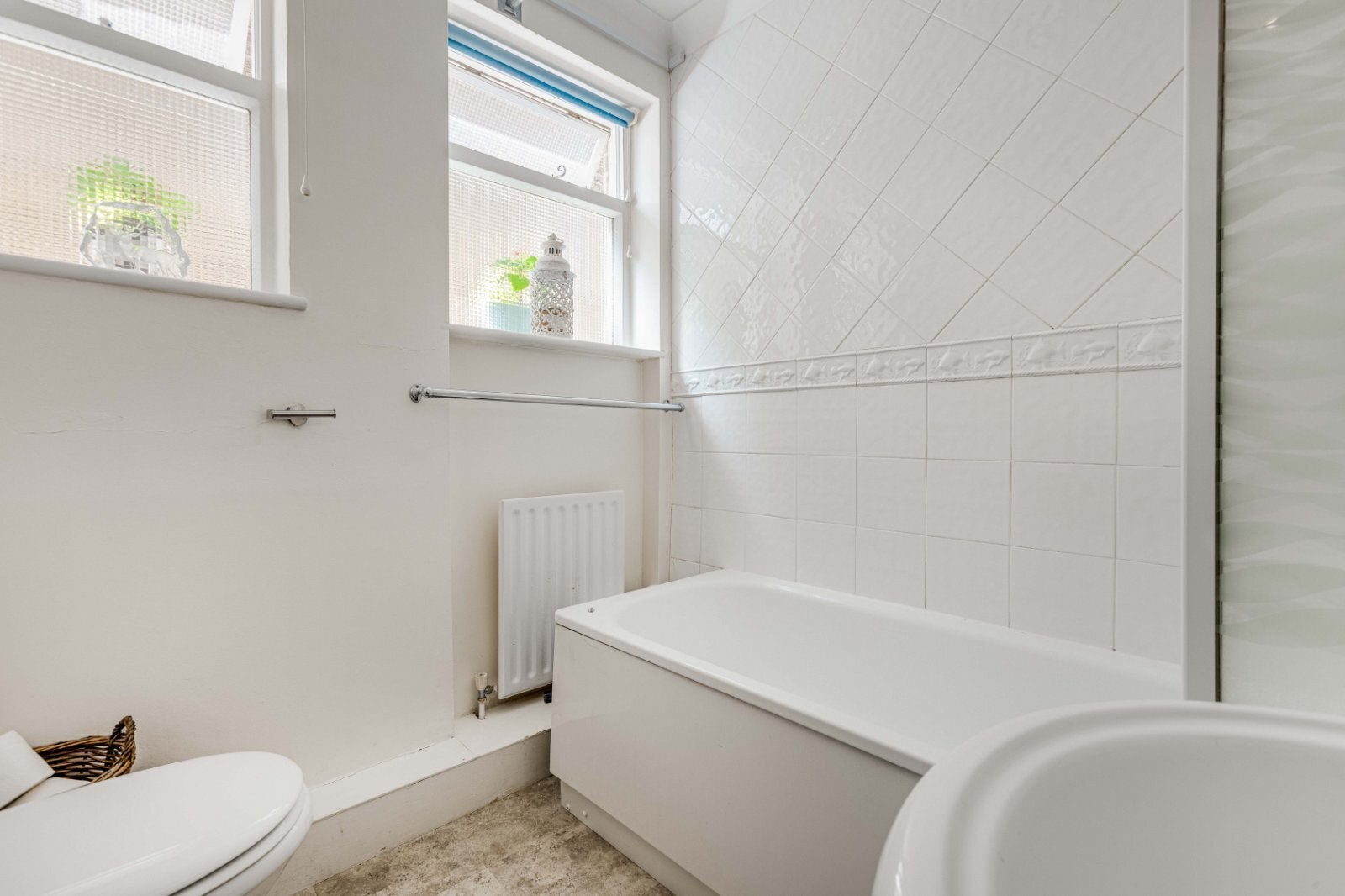 Flat Onslow Road in Greater London