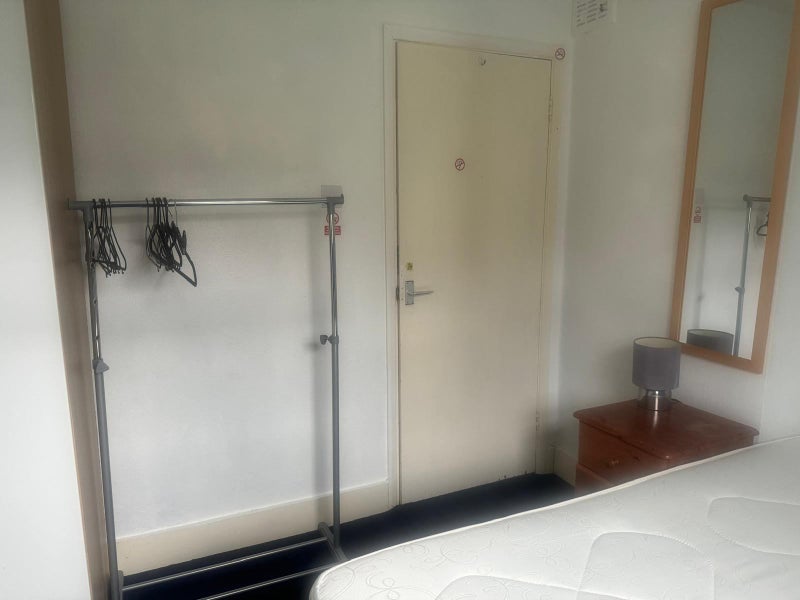 Room Santley Street in Greater London