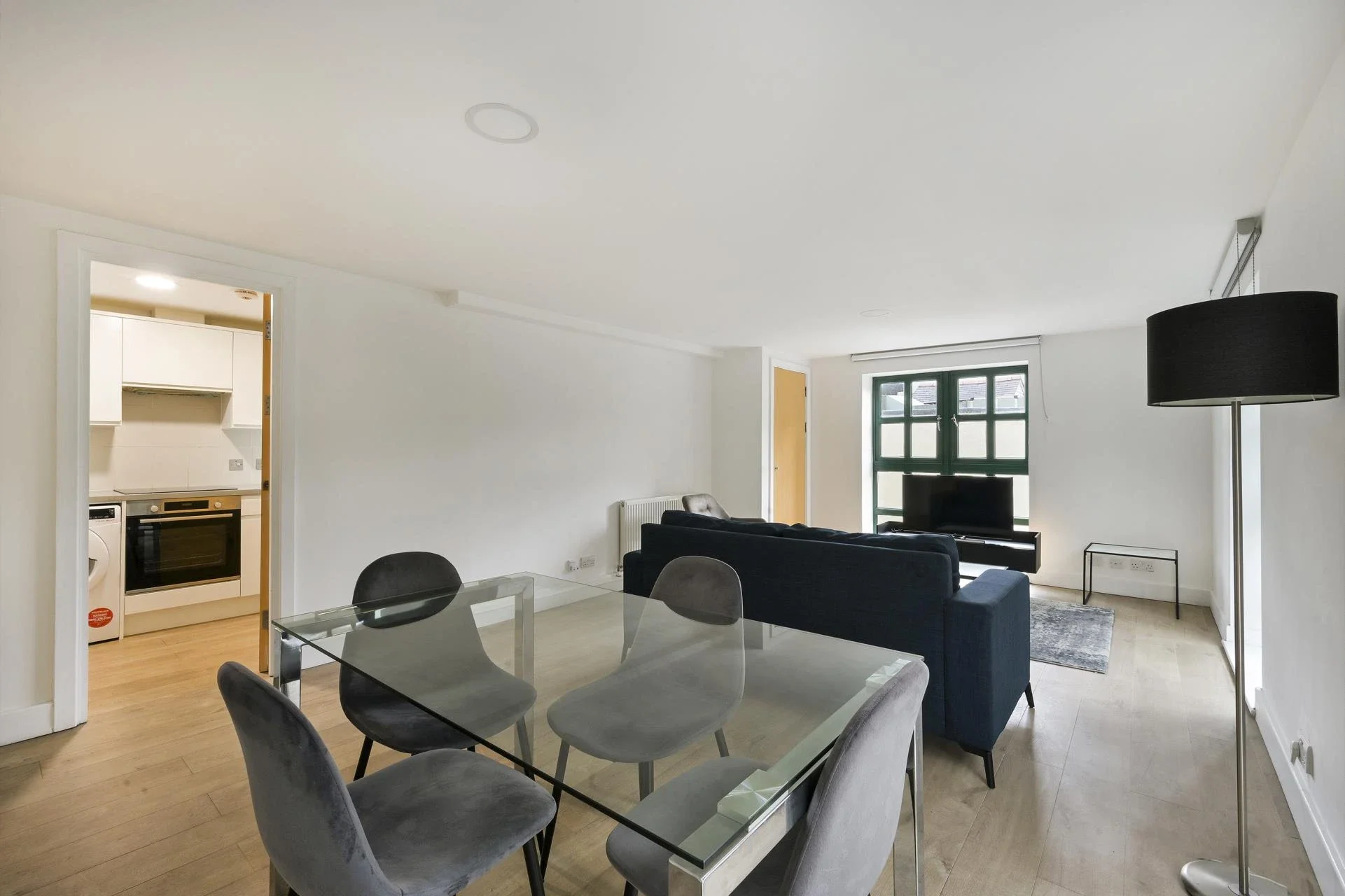 Flat Cold Harbour in Greater London