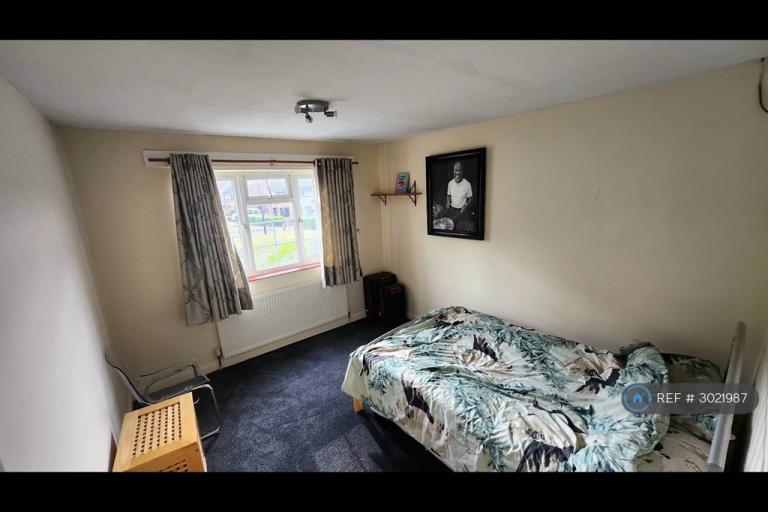Flat Rayleigh Road in Castle Point