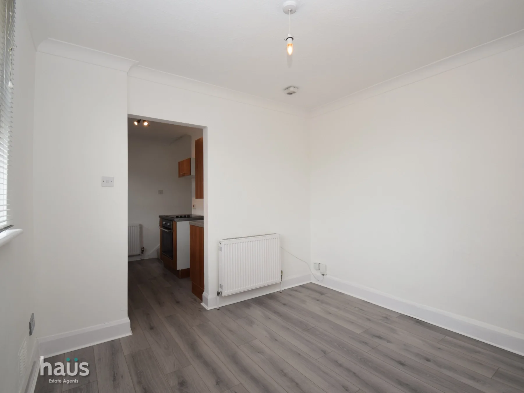 Flat Caversham Close in Rainham