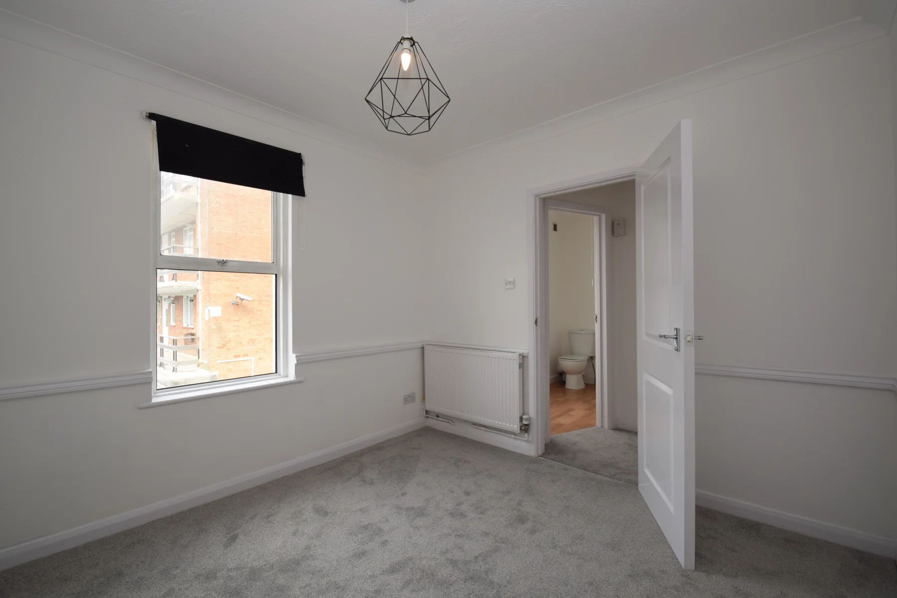 Flat Caversham Close in Rainham