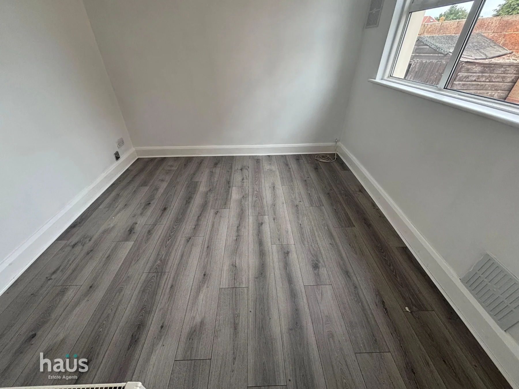 Flat Caversham Close in Rainham