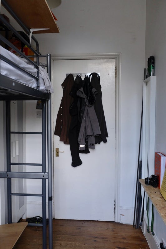 Room Cricketfield Road in Greater London