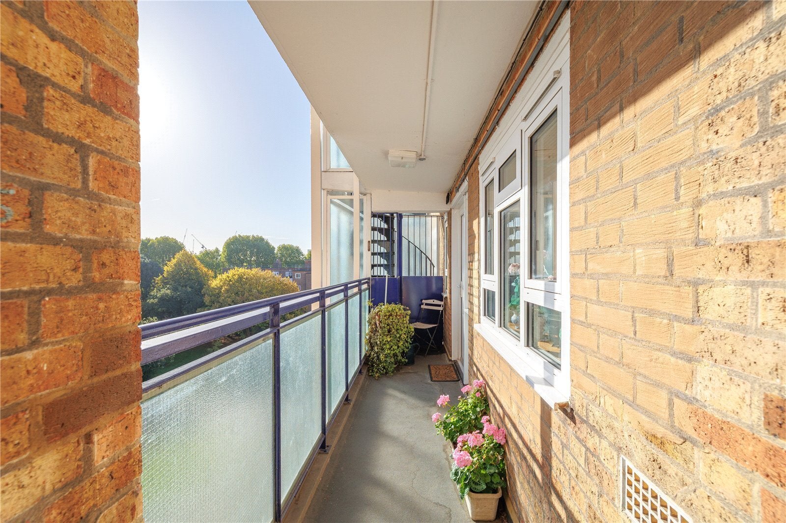 Flat Sulivan Court in Greater London