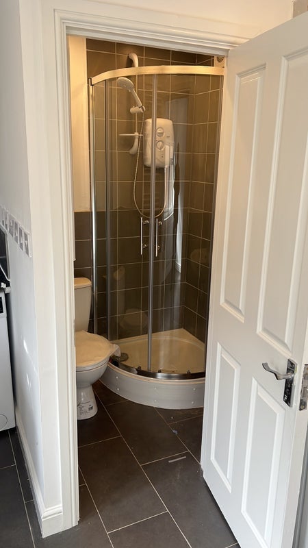 Room Conway Grove in Greater London