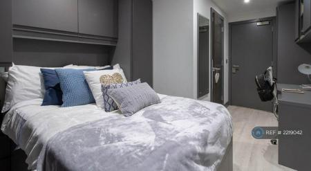 Flat Parkside in Coventry