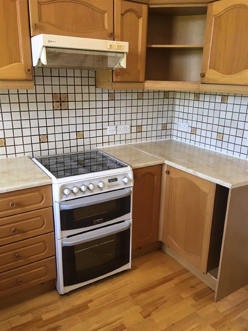 Flat Cheriton Gardens in Folkestone and Hythe District
