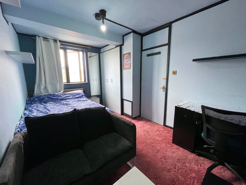 Room Ambrose Street in Greater London