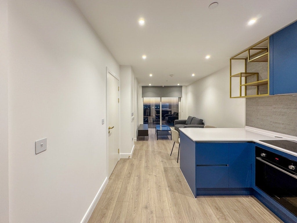 Flat Abbeydale Road in Greater London