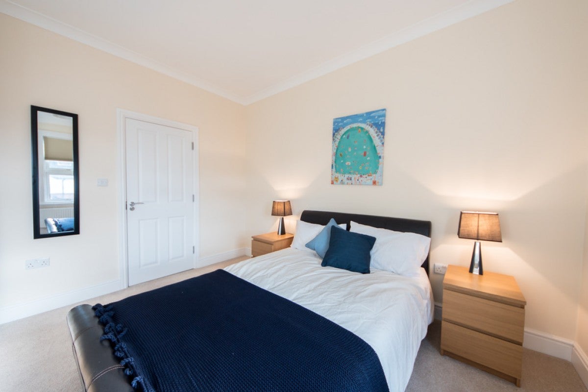Room St Peters Road in Reading