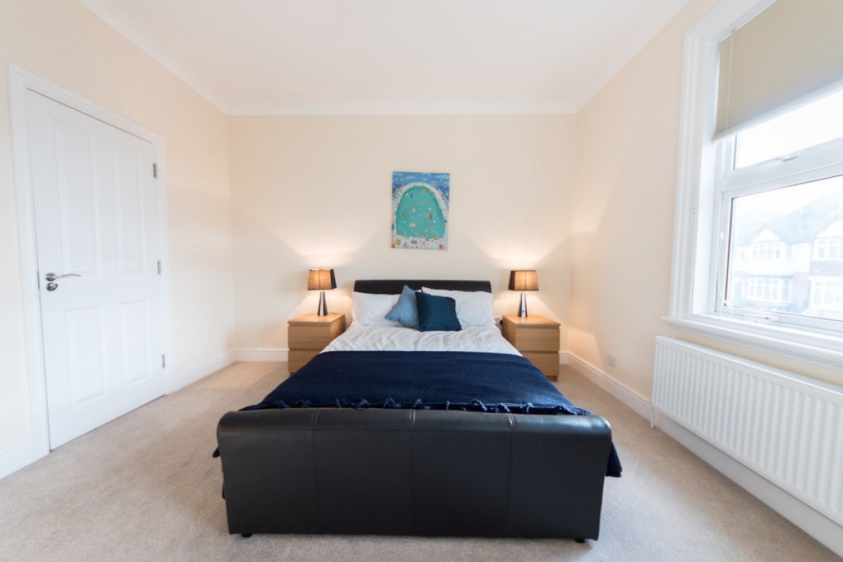Room St Peters Road in Reading