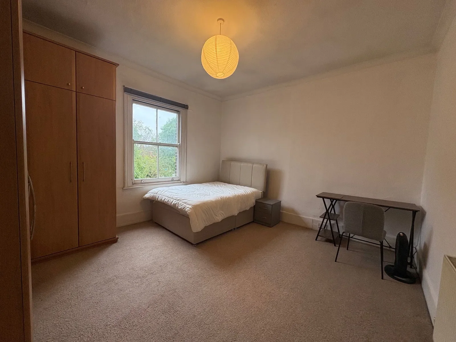 Flat Neeld Crescent in Greater London