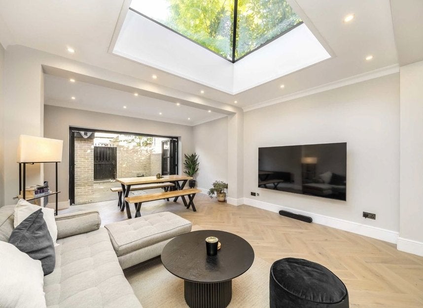 House Manor Road in Greater London