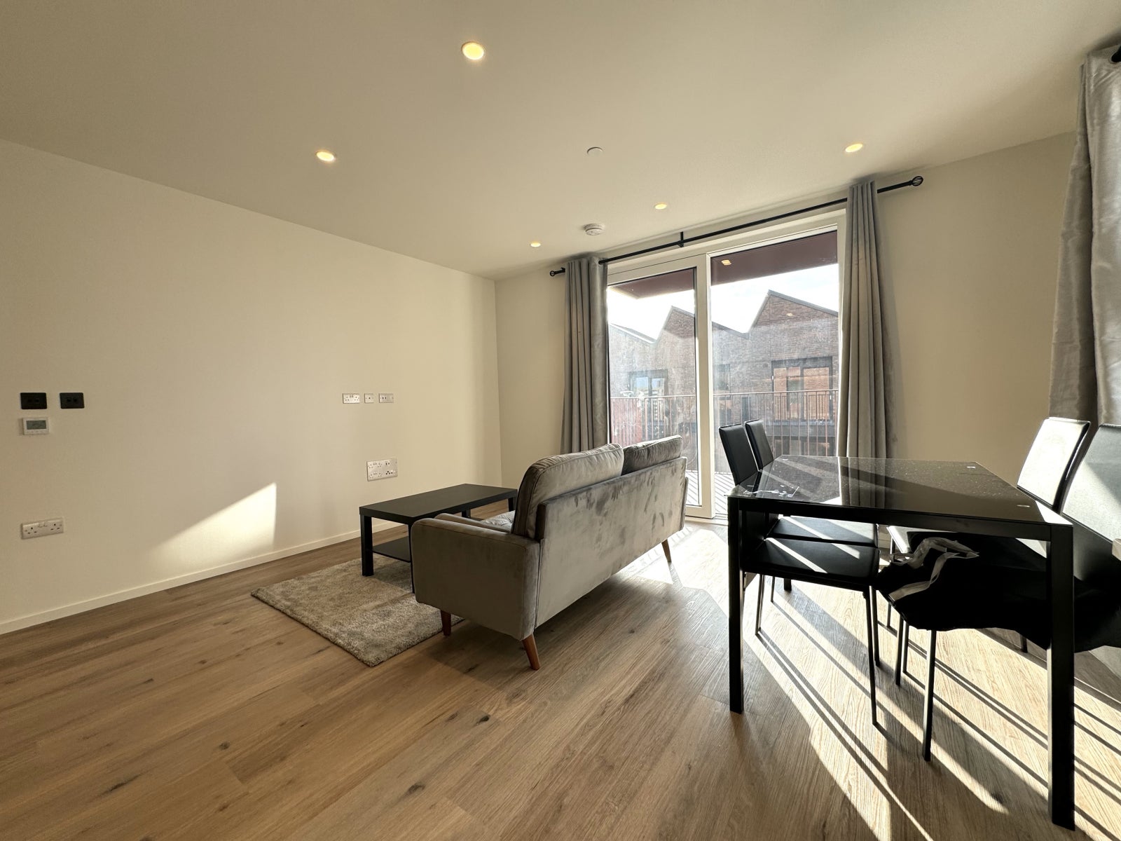 Flat Hemlock Street in Greater London