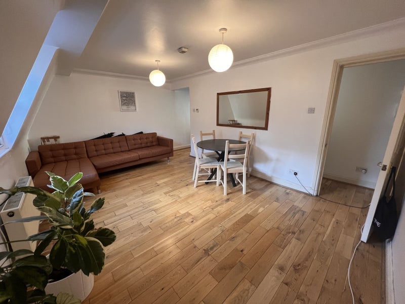 Room Calshot Street in Greater London