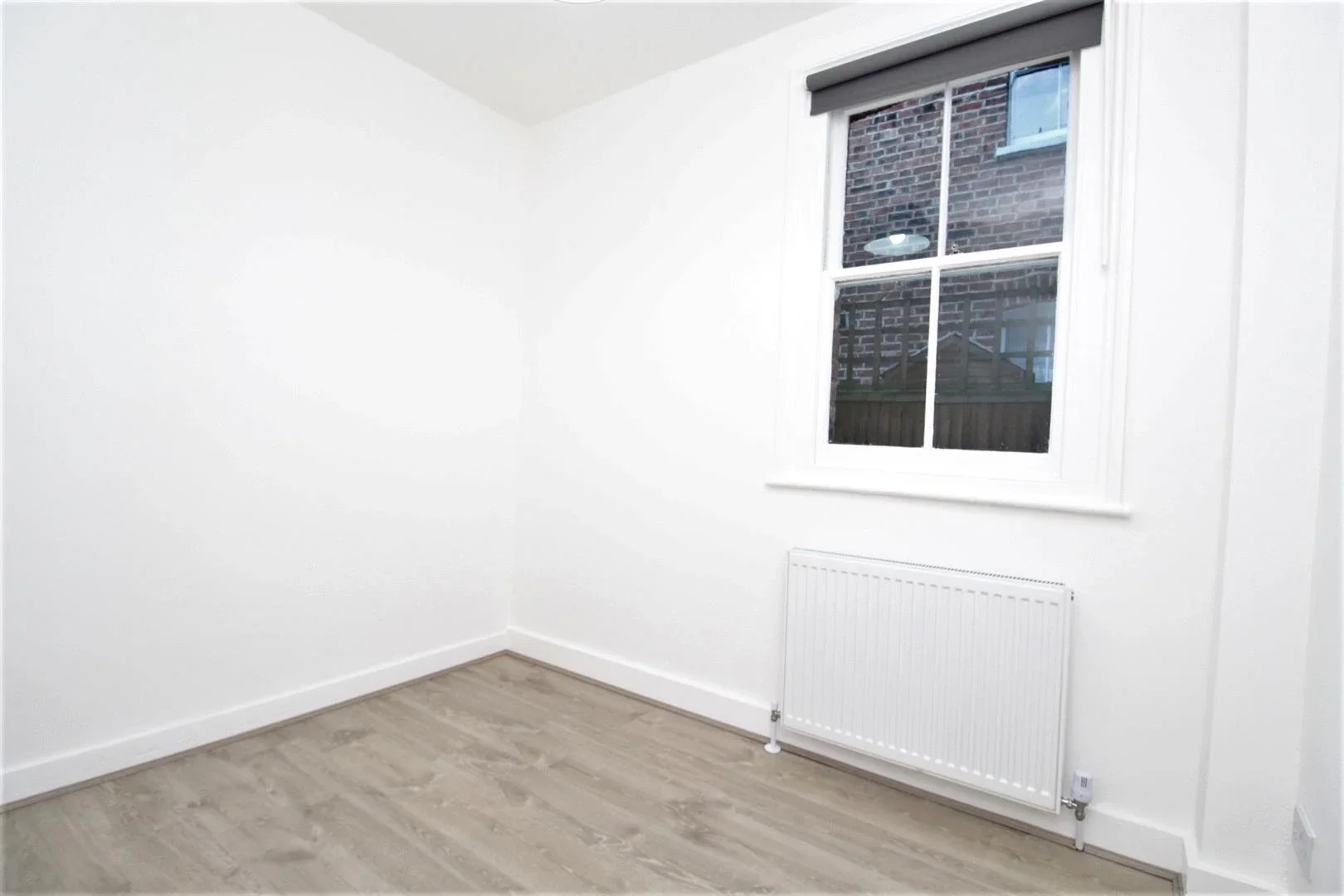 Flat Linzee Road in Greater London