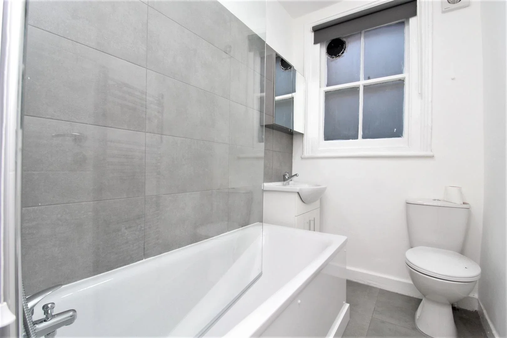 Flat Linzee Road in Greater London