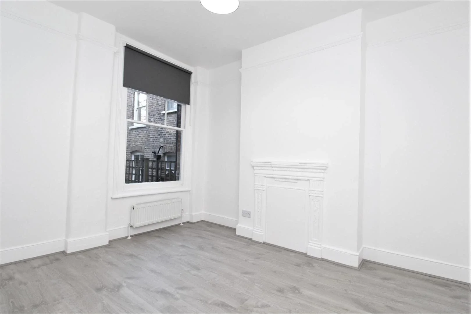 Flat Linzee Road in Greater London