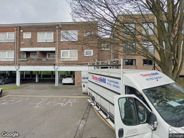 Flat Gurnard Close in Greater London
