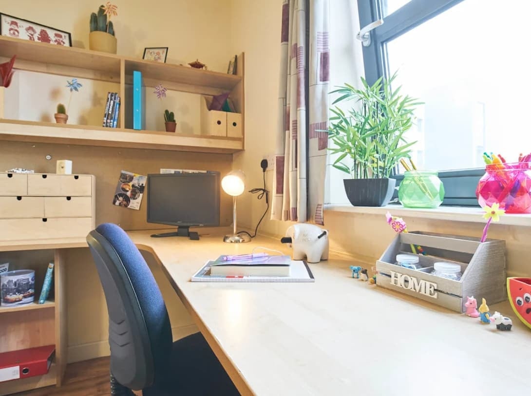 Room Erskine Street in Liverpool