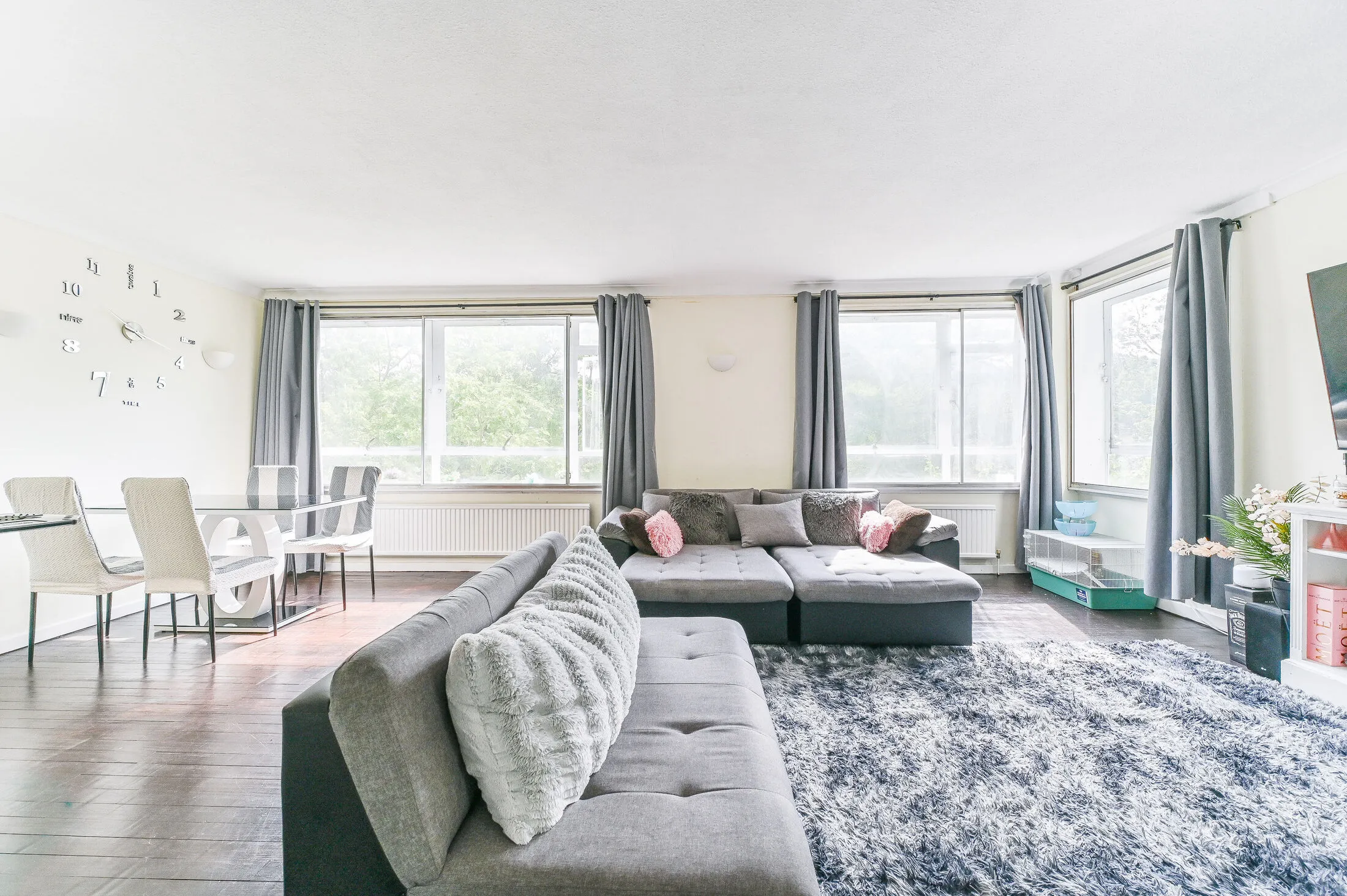 Flat Farquhar Road in London