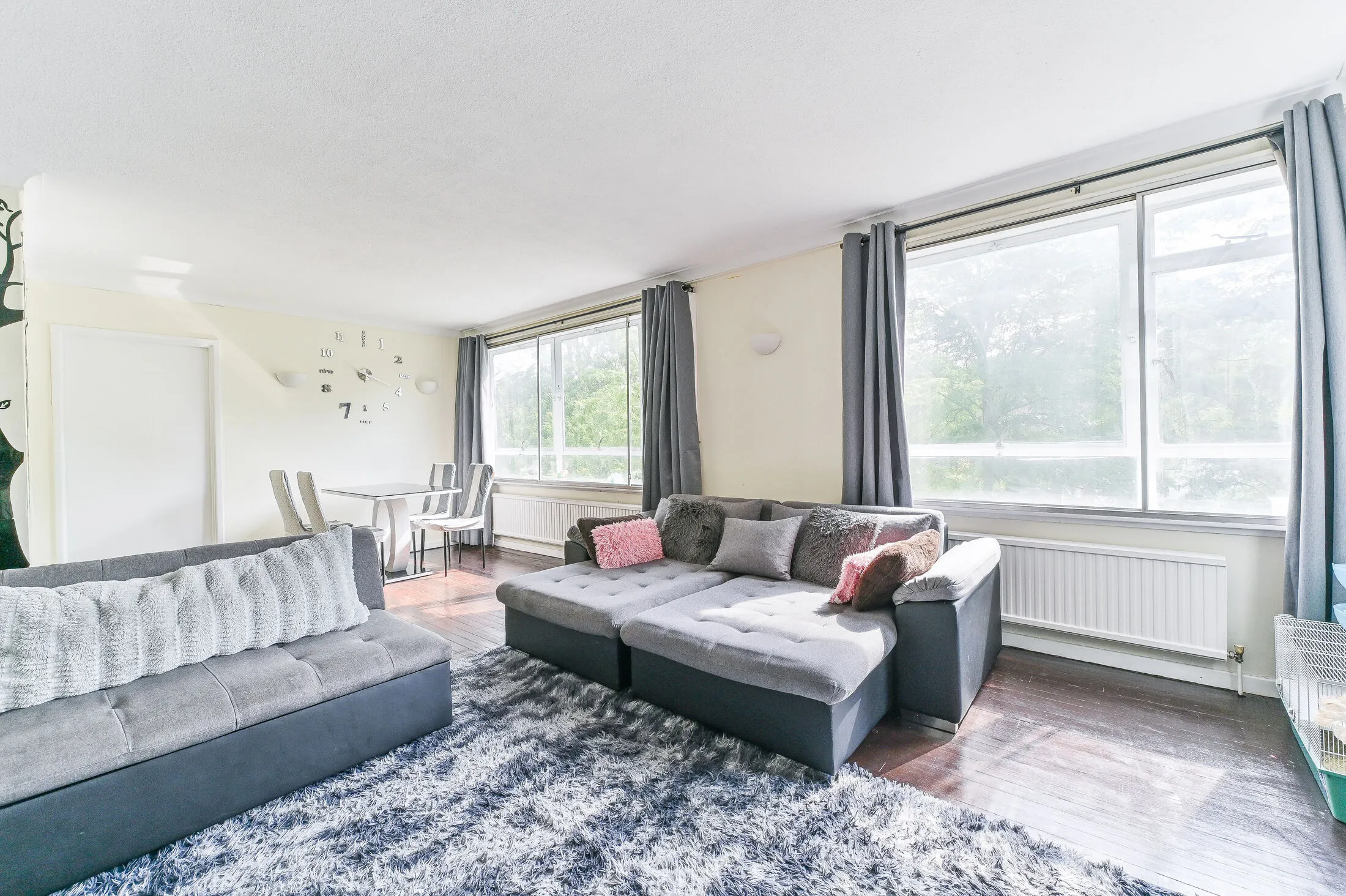 Flat Farquhar Road in London