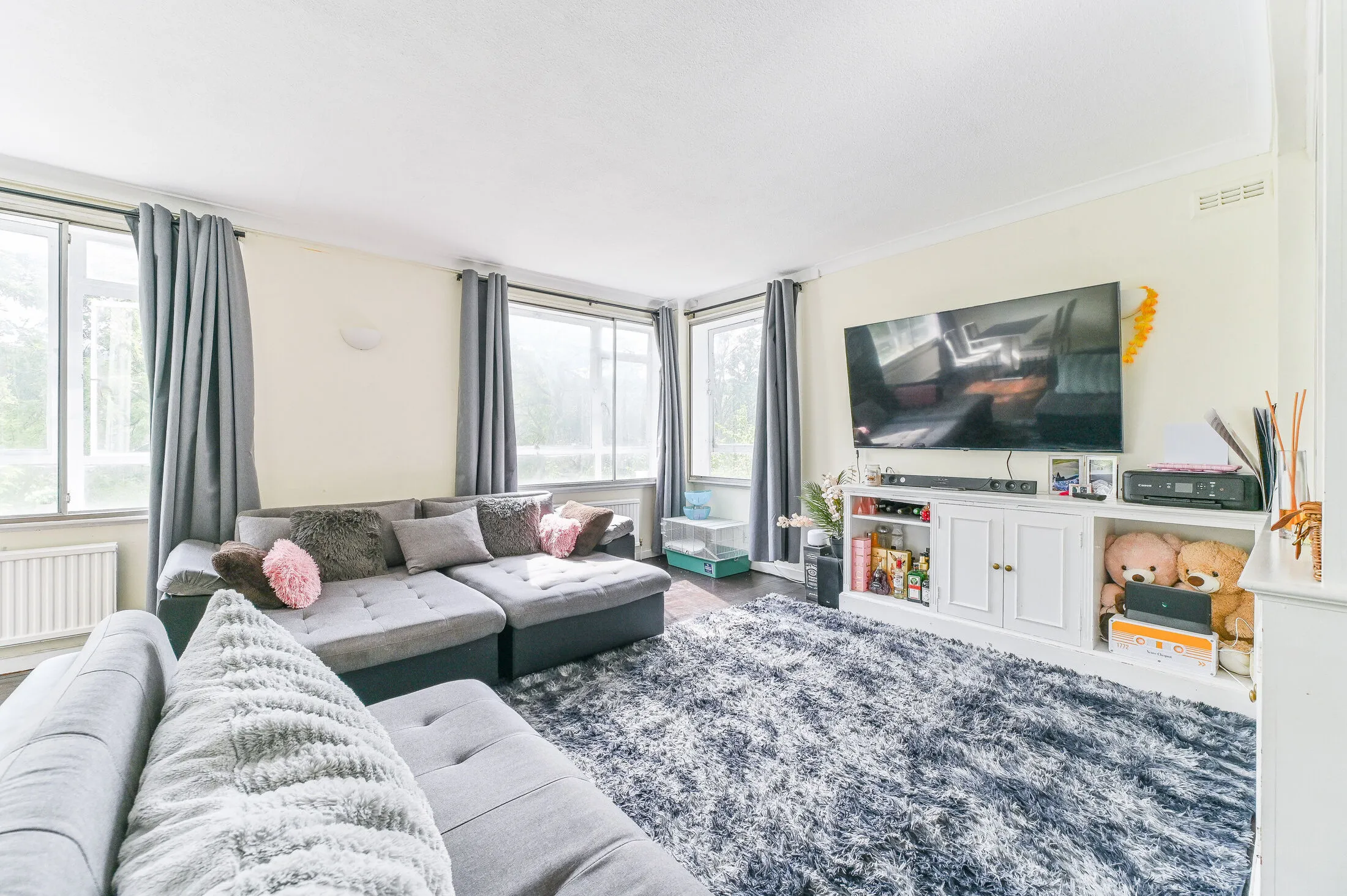 Flat Farquhar Road in London