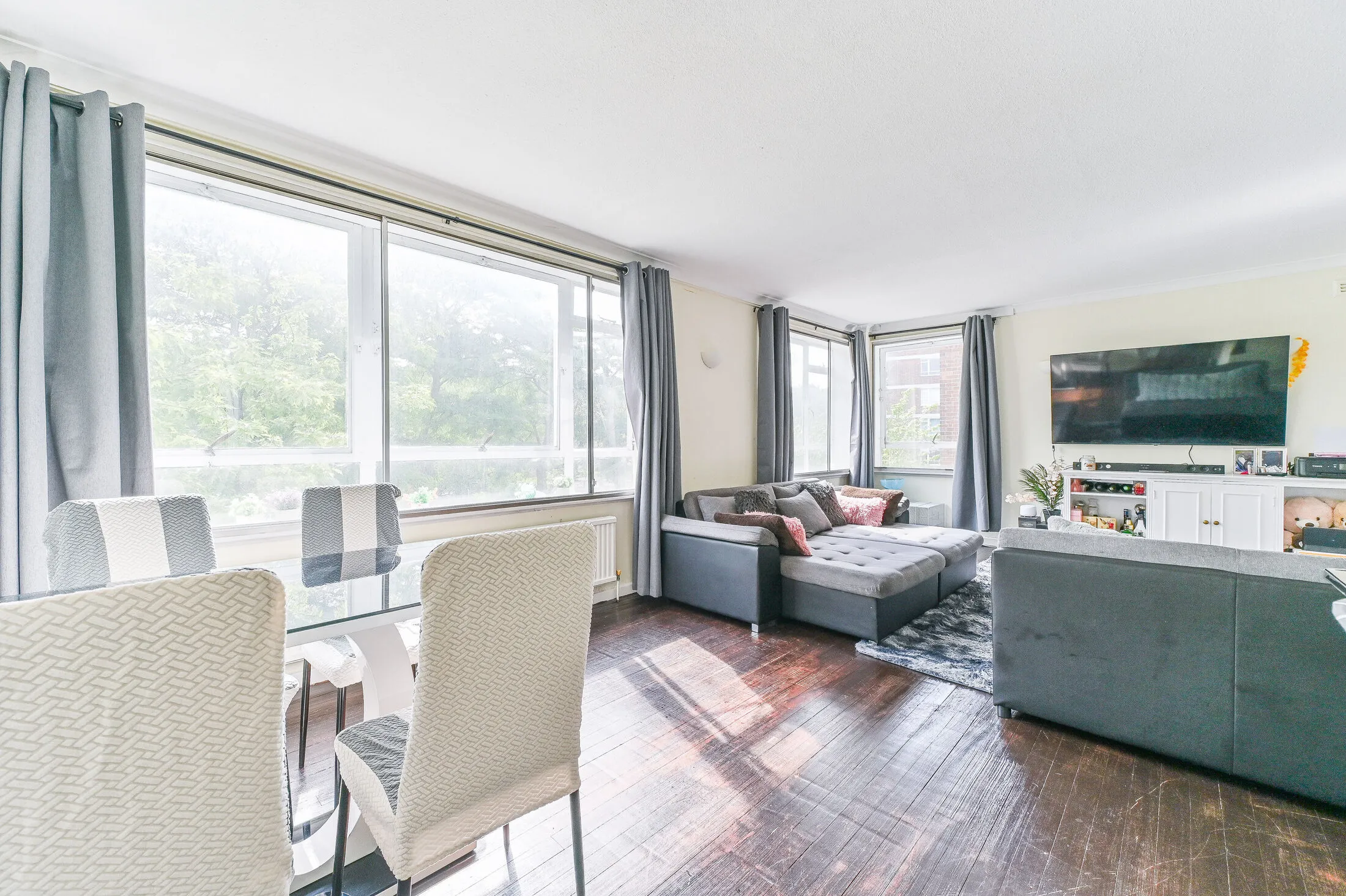 Flat Farquhar Road in London