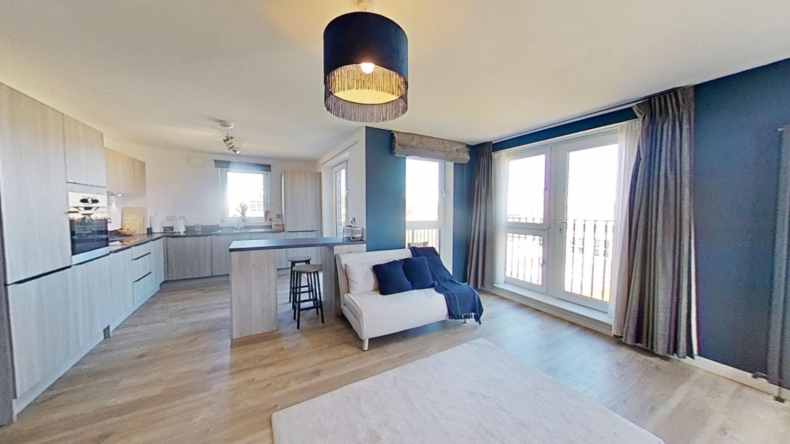Flat Wintermill Square in City of Edinburgh
