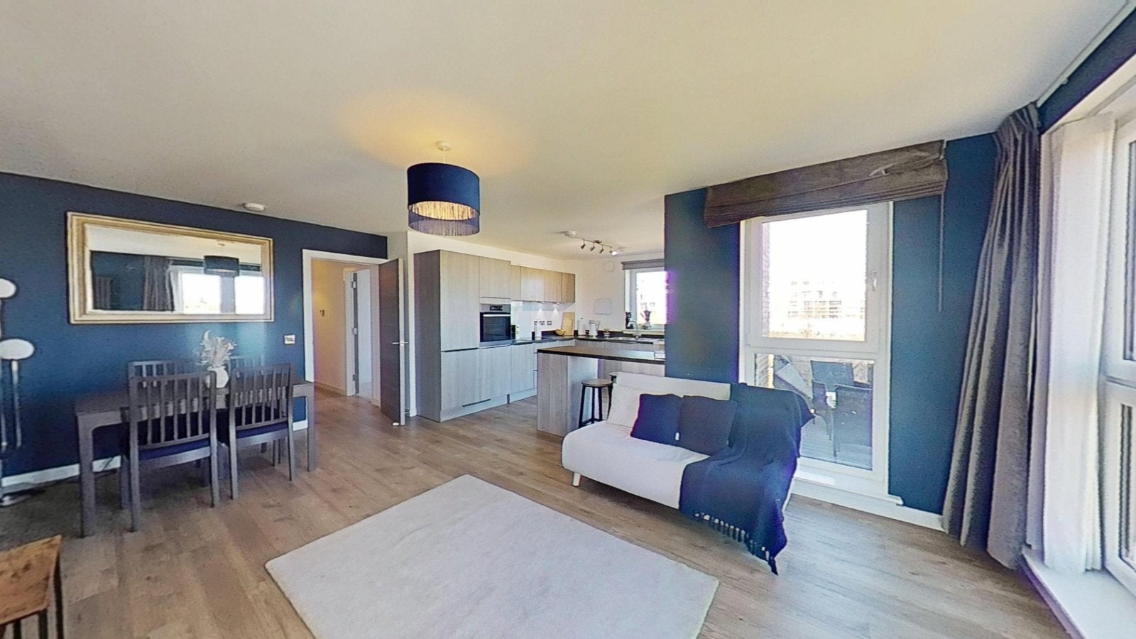 Flat Wintermill Square in City of Edinburgh