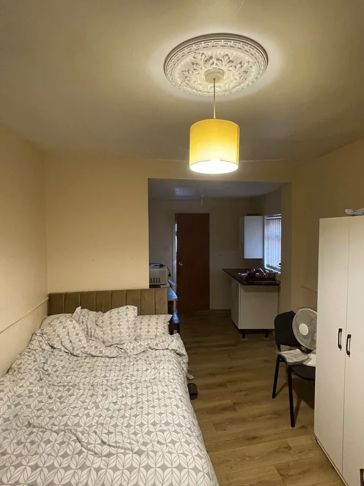 Flat Osborne Street in Slough
