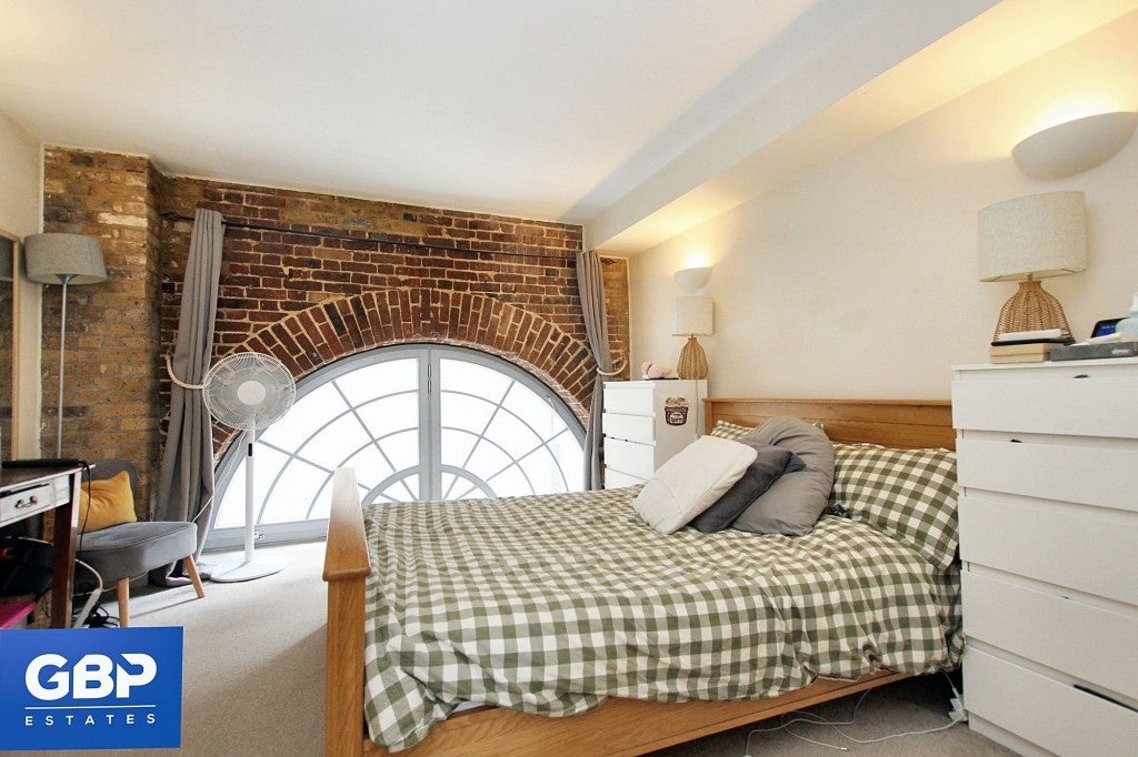 Flat Kidman Close in Greater London