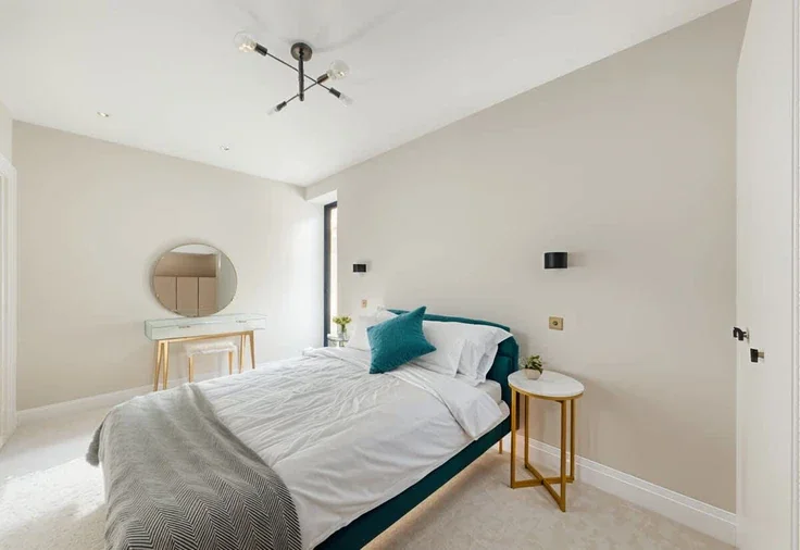 Flat Elm Grove in Greater London